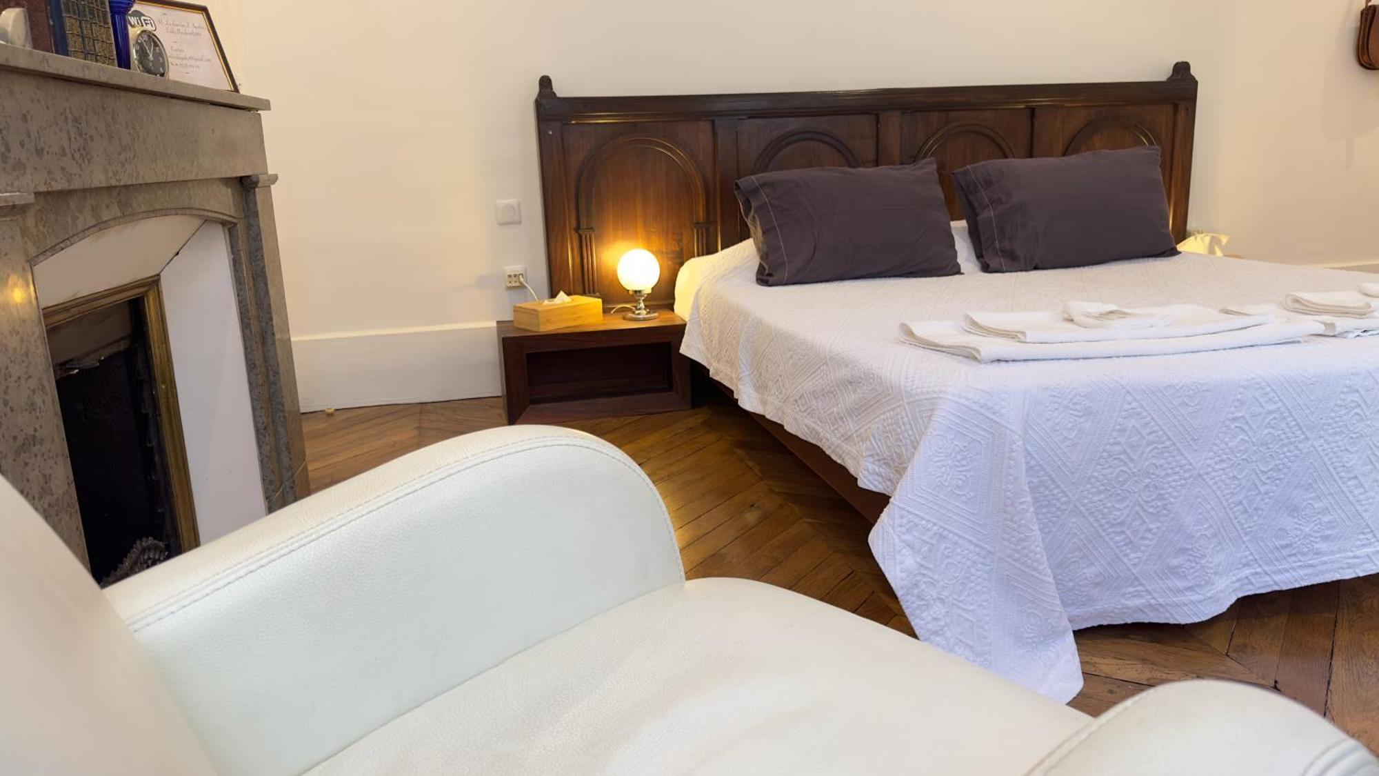 Chambre De Charme Au Coeur Du Vieux Valence - Confort & Calme Dış mekan fotoğraf