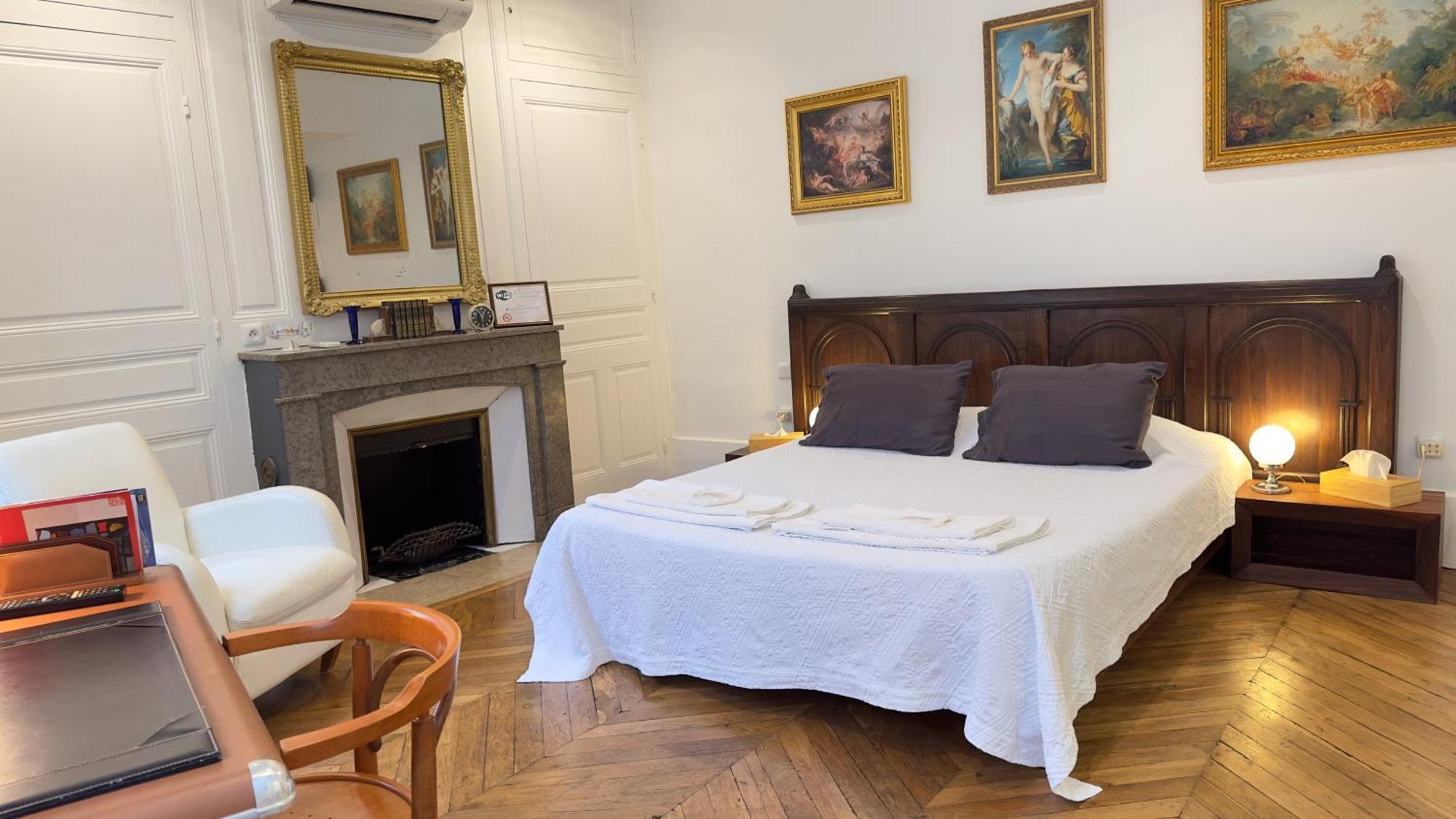 Chambre De Charme Au Coeur Du Vieux Valence - Confort & Calme Dış mekan fotoğraf