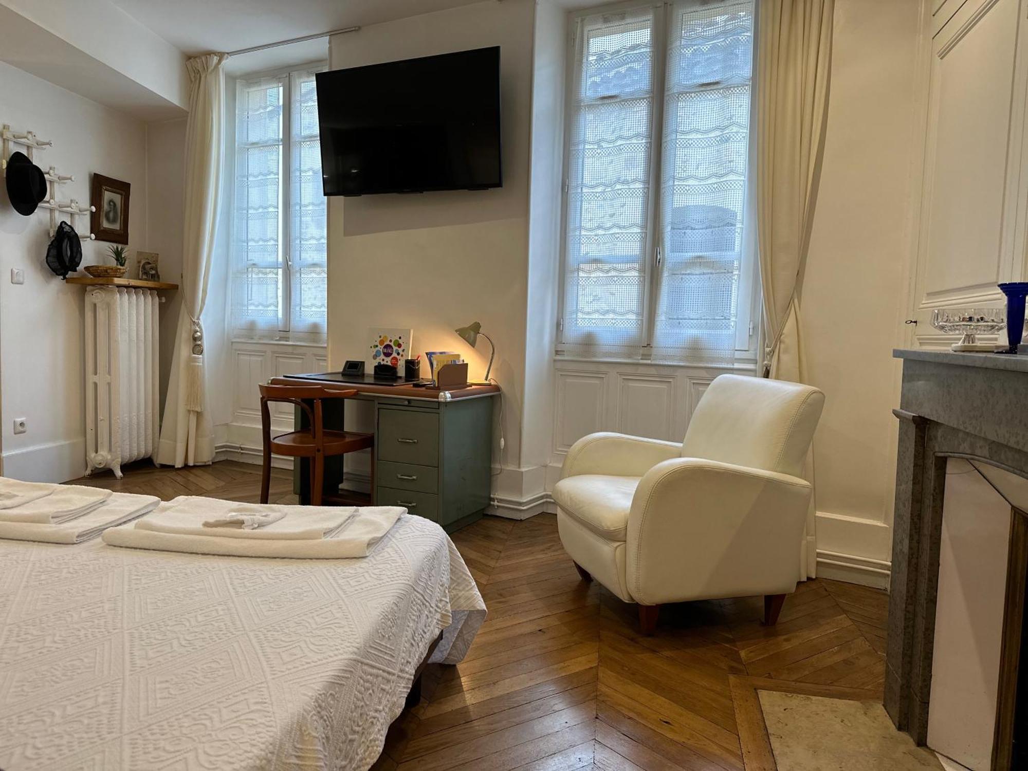 Chambre De Charme Au Coeur Du Vieux Valence - Confort & Calme Dış mekan fotoğraf