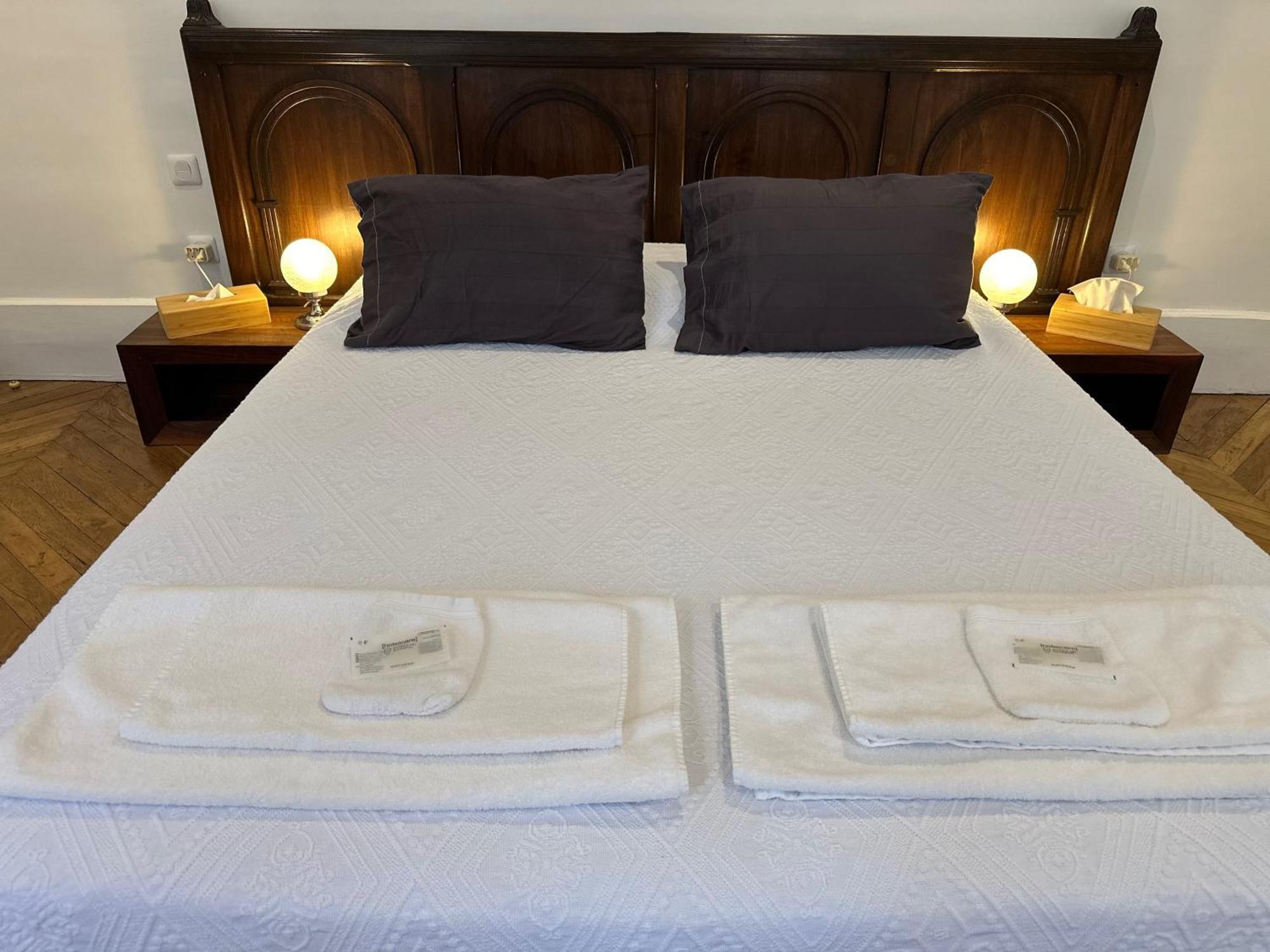 Chambre De Charme Au Coeur Du Vieux Valence - Confort & Calme Dış mekan fotoğraf